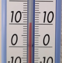 温度計は約10.5℃を示している。